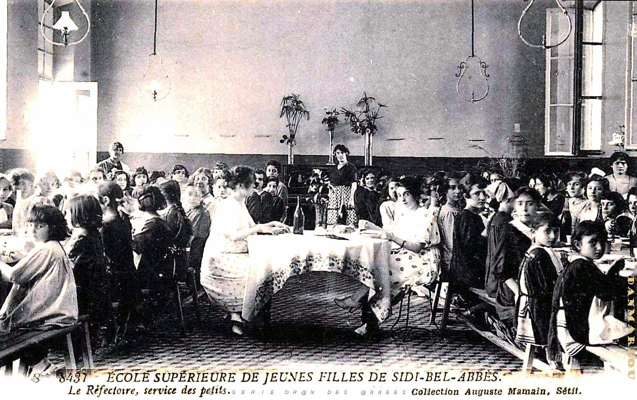 Sidi-Bel-Abbes - ecole superieure de Jeunes Filles - Refectoire .jpg